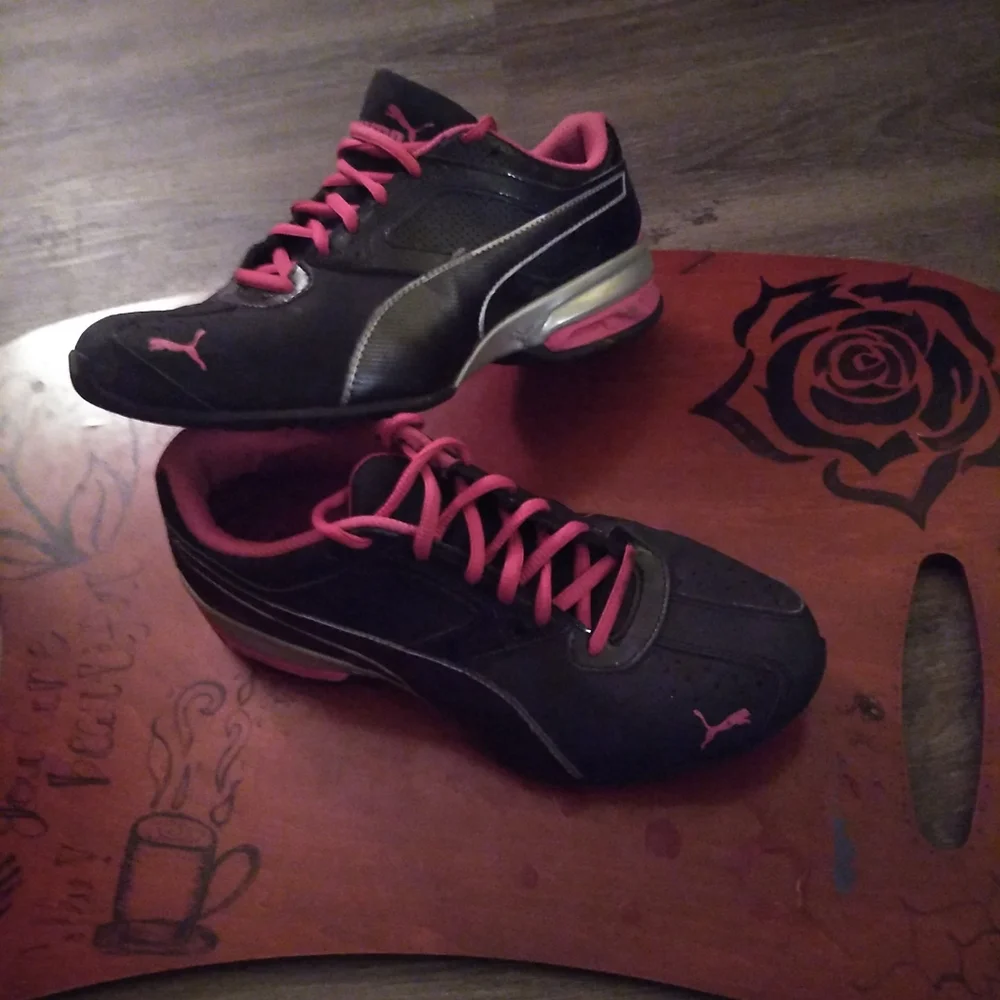 Woman puma - Picture 1 of 5
